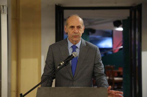 Στην Αθήνα ο Επίτροπος Προεδρίας για επαφές, στο επίκεντρο οι αγνοούμενοι
