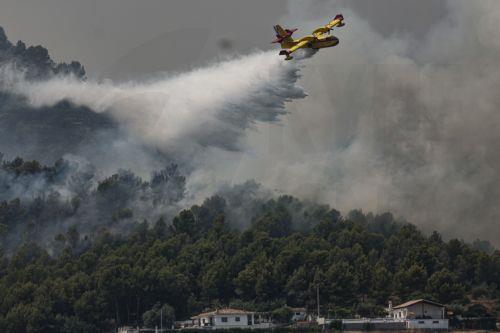 Αεροσκάφη, ελικόπτερα και πυροσβέστες σε Γαλλία και Ισπανία από τον UCPM για τις πυρκαγιές