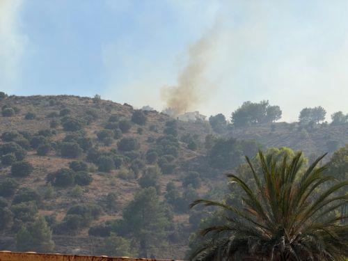 Kalo Chorio’daki yangın Agia Anna ve Psevdas’ı tehdit etti; 350 kişi tahliye edildi