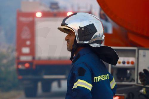 Ολονύκτια μάχη με την πυρκαγιά στη Μυτιλήνη