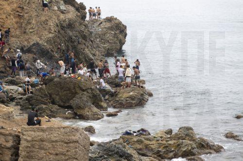Κρίση στη Θέουτα: Πιθανώς η μεγαλύτερη απόπειρα παράτυπης διέλευσης στην ΕΕ σε λίγη ώρα
