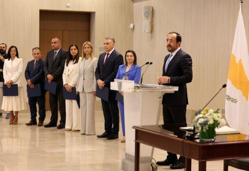 Public interest is the main goal, Cyprus President tells new Cabinet members (2)