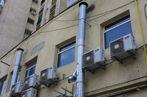 ΥΠΑΝ: Οδηγίες τα κλιματιστικά να λειτουργήσουν Απρίλιο, Μάιο σε πολύ μεγαλύτερο αριθμό σχολείων