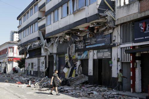 Συνεχίζεται χωρίς πολλές ελπίδες η αναζήτηση επιζώντων από σεισμό στην Κολομβία