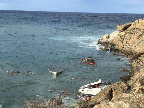 Σε εξέλιξη η απομάκρυνση των συντριμμιών από τα δύο σκάφη στο Κάβο Γκρέκο