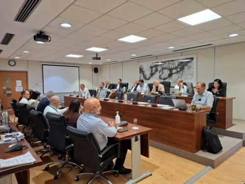 Απευθείας επικοινωνία Υφ. Πρόνοιας-Τραπεζών ζητά η Βουλή για λήπτες ΕΕΕ