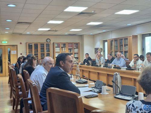 Την ανάγκη ρύθμισης αγοράς γης από ξένους αγοραστές συζήτησε η Επ. Εσωτερικών