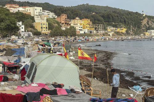 Η ισπανική δικαιοσύνη ξεκίνησε έρευνα για τη μαζική εισροή μεταναστών στη Θέουτα