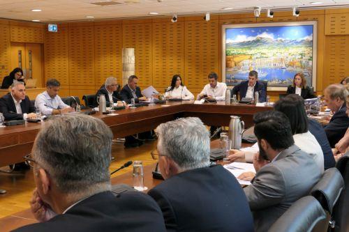 Καθυστερήσεις και ελλείψεις στη Δικαιοσύνη διαπιστώνει η Επιτροπή Θεσμών