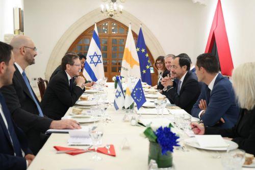 Η Λευκωσία θα μπορούσε να φιλοξενήσει τριμερή Κύπρου-Ισραήλ-Λιβάνου αν της ζητηθεί, πληροφορείται το ΚΥΠΕ