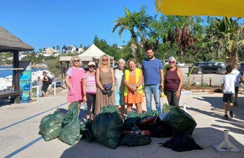 Δράση καθαρισμού της ακτογραμμής στο Coral Bay