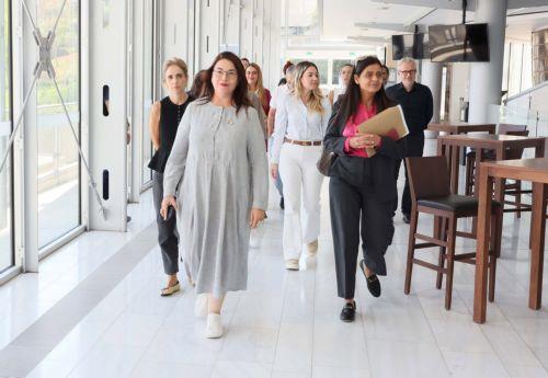 Επίσκεψη στον ΘΟΚ πραγματοποίησε την Τετάρτη η Υφυπουργός Πολιτισμού