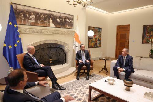 Biggest increase in states budget concerns Defence Ministry and armaments, President tells Dendias