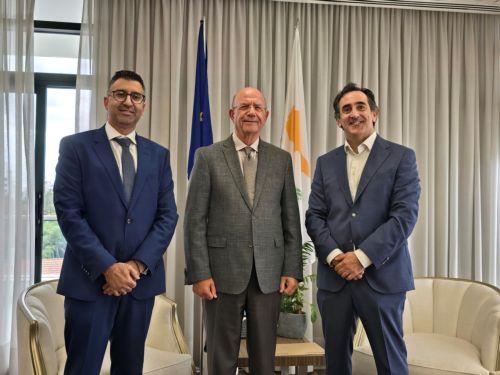 Υπογράφηκαν το συμβόλαιο νέου Εκτελεστικού μέλους της ΚΤ και ο διορισμός μη Εκτελεστικού μέλους