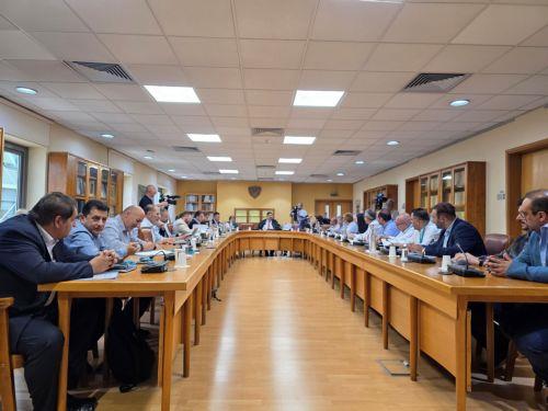 Επ. Παιδείας: Προβλήματα υποδομών και ασφάλειας στα σχολεία, 469 οι λυόμενες αίθουσες παγκύπρια