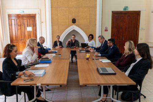 Menelaou-Dana meet ahead of leaders meeting on Tuesday