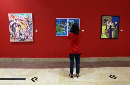 Έκθεση με έργα Κύπριων και ξένων καλλιτεχνών στη Δημοτική Πινακοθήκη Λεμεσού