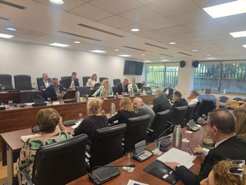 Εξετάζει αυτεπάγγελτα την υπόθεση για ενδεχόμενη φοροδιαφυγή και ξέπλυμα, ανέφερε η Αστυνομία στην Επ. Θεσμών ​​​​​​(2)