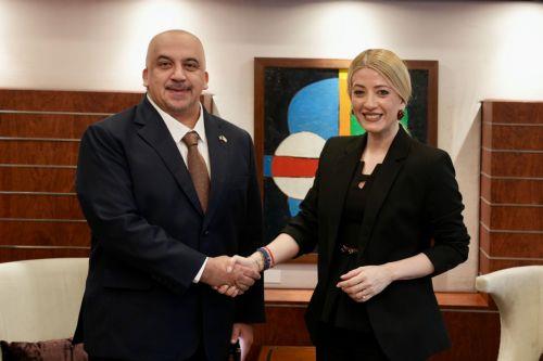 Ενίσχυση διμερούς συνεργασίας και Κυπριακό συζήτησαν ΠτΒ - νέος Πρέσβης Κουβέιτ
