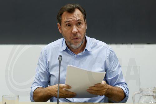 Ο Ισπανός Υπ. Μεταφορών δεν παραιτείται μετά το δεύτερο πολύνεκρο σιδηροδρομικό δυστύχημα