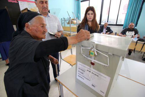 Two polling stations for enclaved voters in Nicosia and Acheritou, Hartsiotis tells CNA