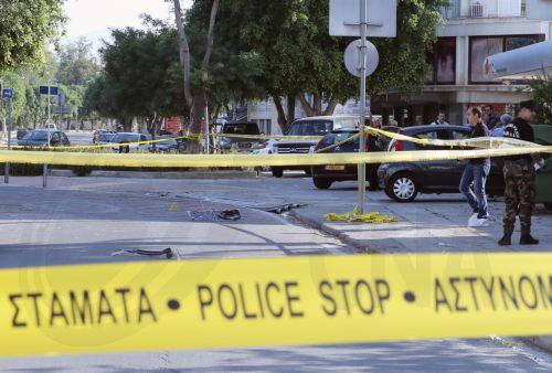 Ζημιές σε γυάλινη είσοδο από έκρηξη σε εκθεσιακό χώρο αυτοκινήτων στην Έγκωμη