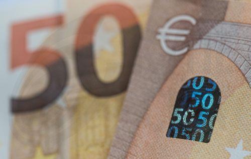 Προχρηματοδότηση €61,8 εκ. σε Κόσοβο από ΕΕ για μεταρρυθμίσεις και έργα υποδομής