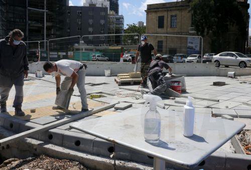 Eπέκταση θεσμού συλλογικών συμβάσεων είπε ο ΓΓ ΑΚΕΛ, επισκέφθηκε εργοτάξιο ενόψει Πρωτομαγιάς