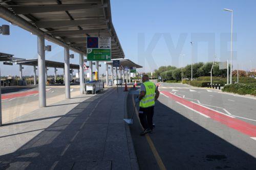 Ανοίγει ξανά ο δρόμος που οδηγεί προς τις εξόδους του χώρου αφίξεων του αεροδρομίου Λάρνακας
