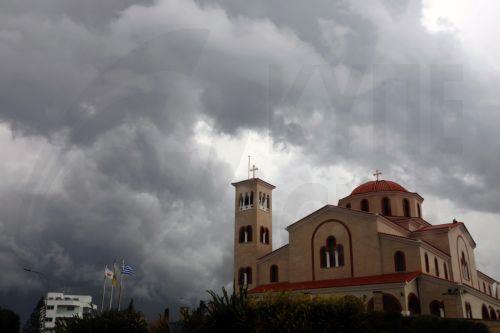 Ισχυρές βροχές και καταιγίδες το Σαββατοκύριακο