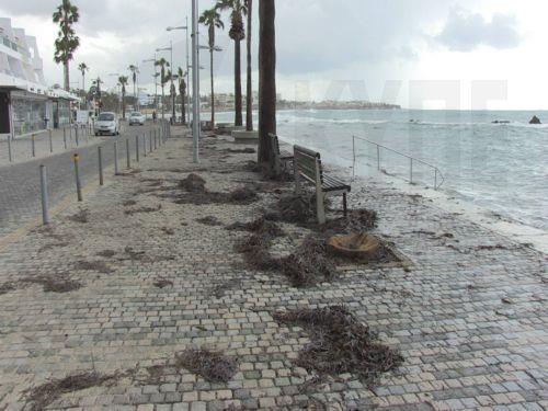 Strong winds to affect coastal areas