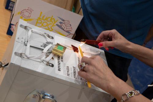 Έφορος Εκλογών: Απαγορεύονται κινητά και προεκλογικά επιτελεία έξω από εκλογικά κέντρα