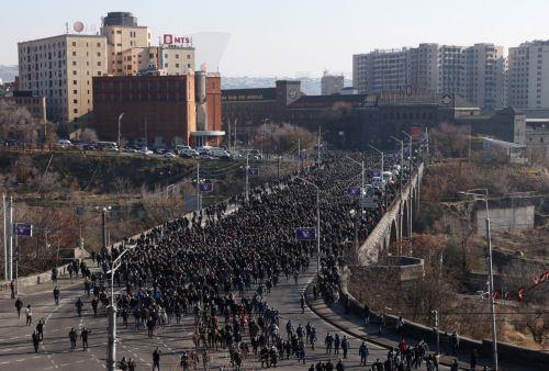 ΕΕ και Αρμενία επιβεβαιώνουν τη συνεργασία τους σε ασφάλεια και άμυνα