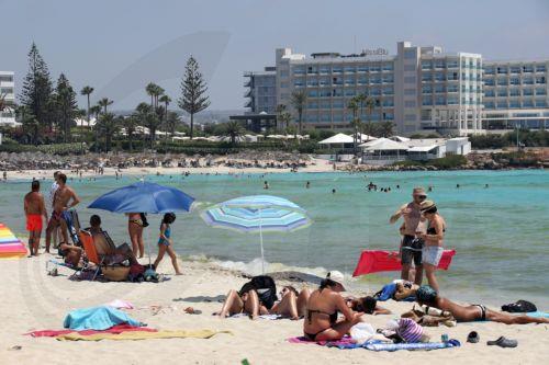 Αυτεπάγγελτη έρευνα της Αστυνομίας για δημοσίευμα και βίντεο που αφορούν πιθανά ποινικά αδικήματα στην Αγία Νάπα σε βάρος νεαρών Βρετανίδων