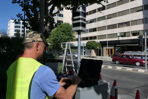 Ένταλμα σύλληψης ειδικού αστυφύλακα για επίθεση σε χειριστή κινητής κάμερας