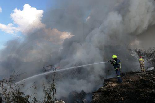 Αντιπυρικές ζώνες για αποτροπή επέκτασης πυρκαγιάς, δύσκολη νύχτα, λέει στο ΚΥΠΕ ο Α. Γρηγορίου