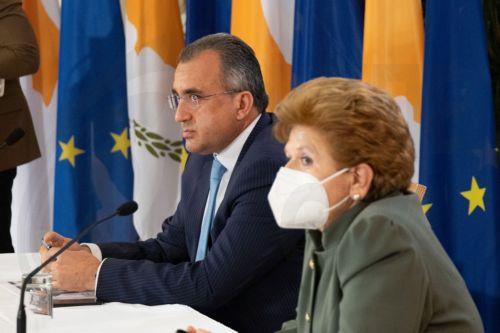 Majority of scientists in Cyprus favour suspending requirement to wear face masks in indoor areas under conditions
