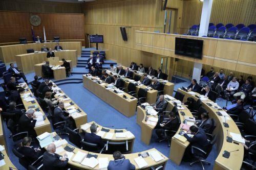 Ανοιχτό αφήνει το ενδεχόμενο αναπομπής των νόμων για τις εκποιήσεις ο ΠτΔ