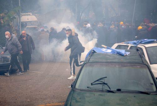 Ταραχές στα Τίρανα σε διαδήλωση της αντιπολίτευσης κατά της κυβέρνησης Ράμα