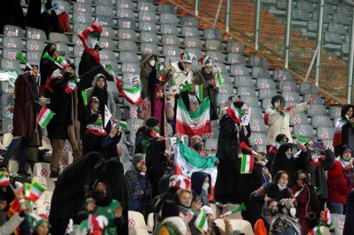 Ευπρόσδεκτο το Ιράν στο Μουντιάλ αλλά καλύτερα να μην έρθει η ομάδα για λόγους ασφαλείας, λέει ο Τραμπ