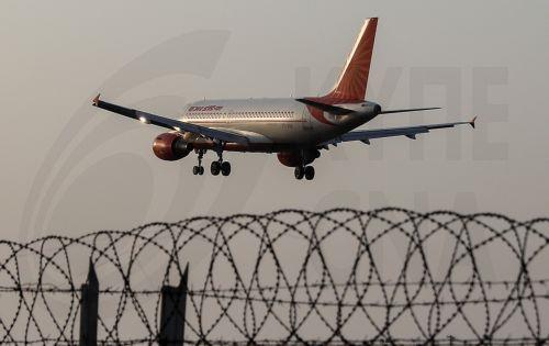 Συντριβή αεροσκάφους της Air India στο αεροδρόμιο Αχμενταμπάντ στην Ινδία