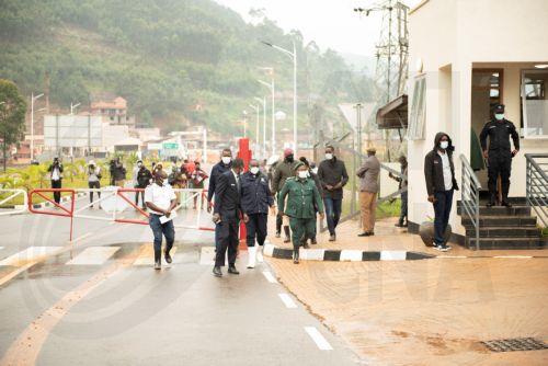 Η Ρουάνταλέει πως θα υποδεχθεί έως και 250 μετανάστες που θα απελαθούν από ΗΠΑ