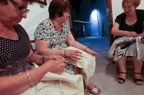 Δυναμικός φάρος πολιτισμού τα Λεύκαρα είπε η Κασσιανίδου