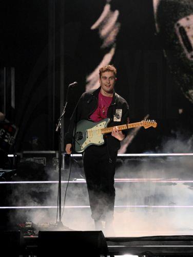 Ο Σαμ Φέντερ κέρδισε το φετινό Βραβείο Mercury με το άλμπουμ «People Watching»