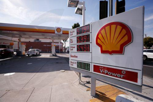 Μείωση καθαρών κερδών Shell κατά 35% για α τρίμηνο λόγω πτώσης τιμών πετρελαίου