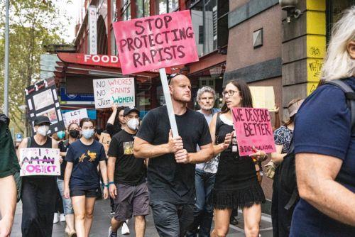 Πράσινο φως από Συμβούλιο για ευκολότερη καταγγελία εγκλημάτων από θύματα