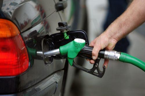 Sales at petrol stations down 7.5% in December