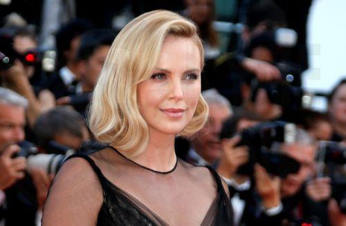 Σαρλίζ Θερόν και Τσάνινγκ Τέιτουμ πρωταγωνιστές στη νέα κωμωδία «Dance Parents»