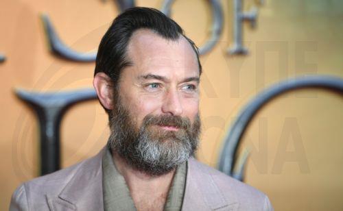 Mπαμπάς φέρεται να έγινε ο Τζουντ Λο για έβδομη φορά