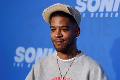Ο Kid Cudi παρουσιάζει την πρώτη του έκθεση με έργα ζωγραφικής στο Παρίσι